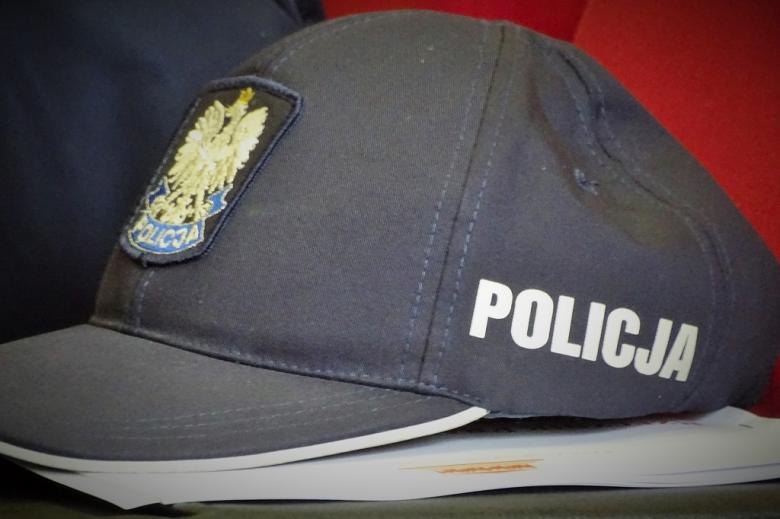 zdjęcie: policyjna czapka
