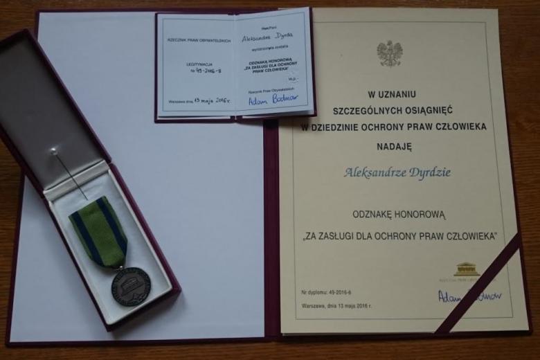 zdjęcie: dyplom i medal